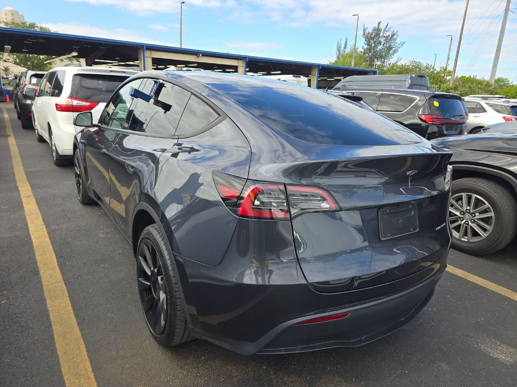 2024 Tesla Model Y view 4