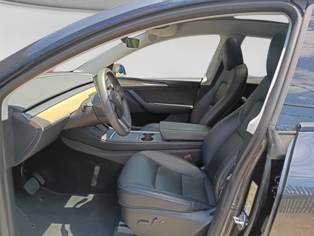 2024 Tesla Model Y view 13