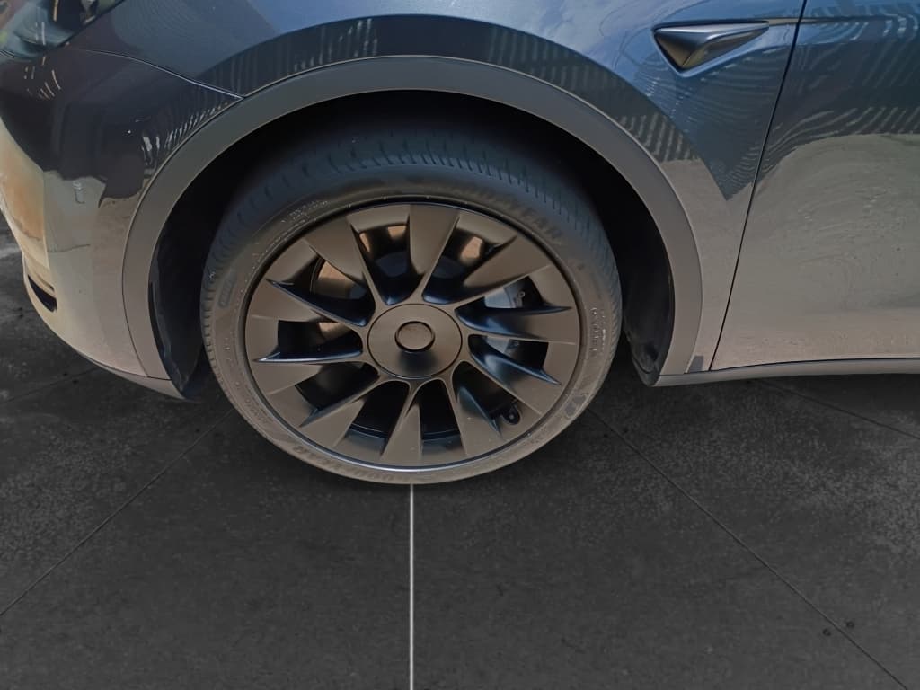 2024 Tesla Model Y view 9