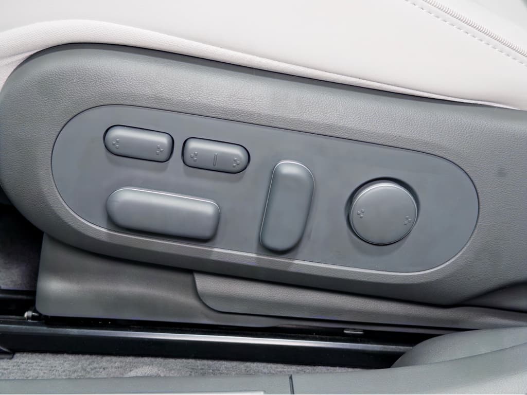 2024 Hyundai IONIQ 5 view 7