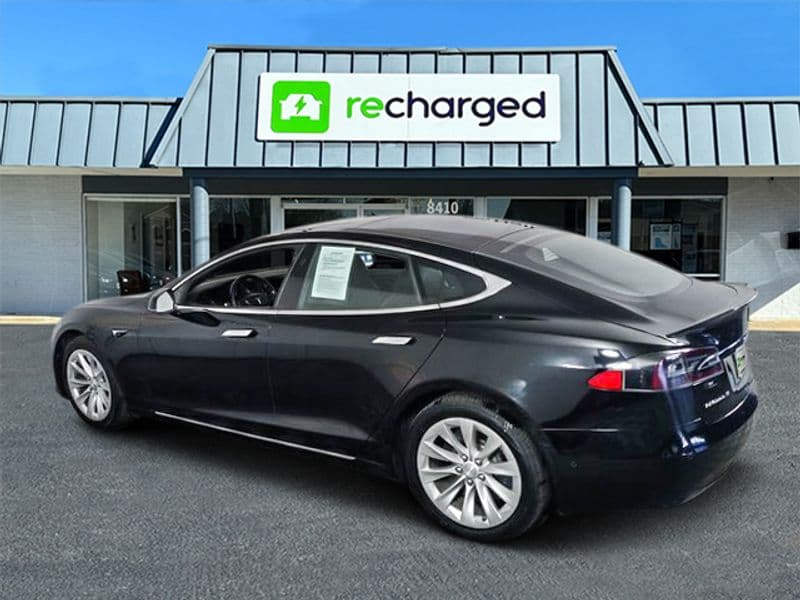2019 Tesla Model S view 4