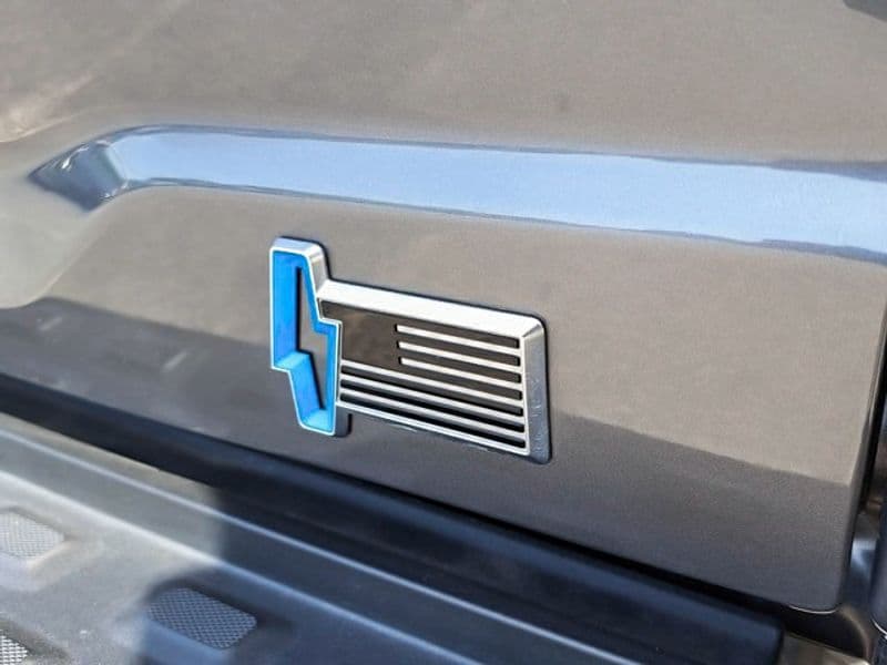 2023 Ford F-150 Lightning view 32