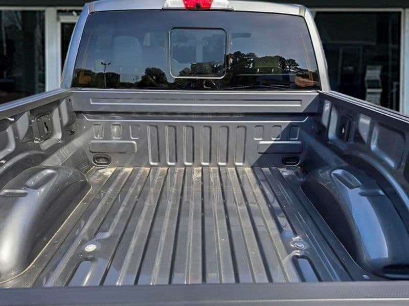 2023 Ford F-150 Lightning view 34