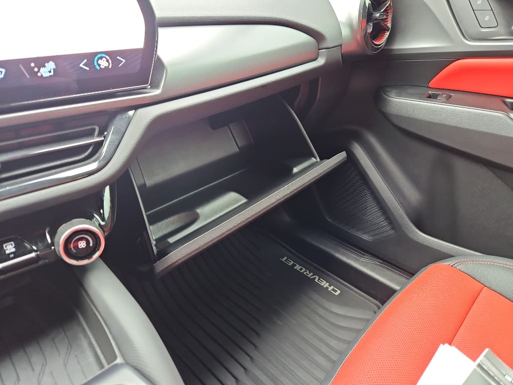 2024 Chevrolet Equinox EV view 17