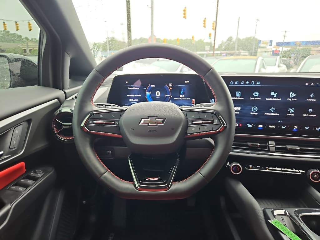 2024 Chevrolet Equinox EV view 8