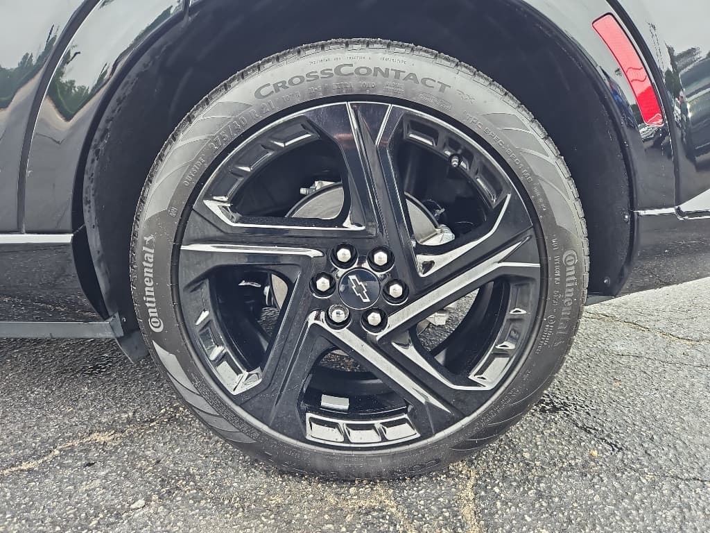 2024 Chevrolet Equinox EV view 25