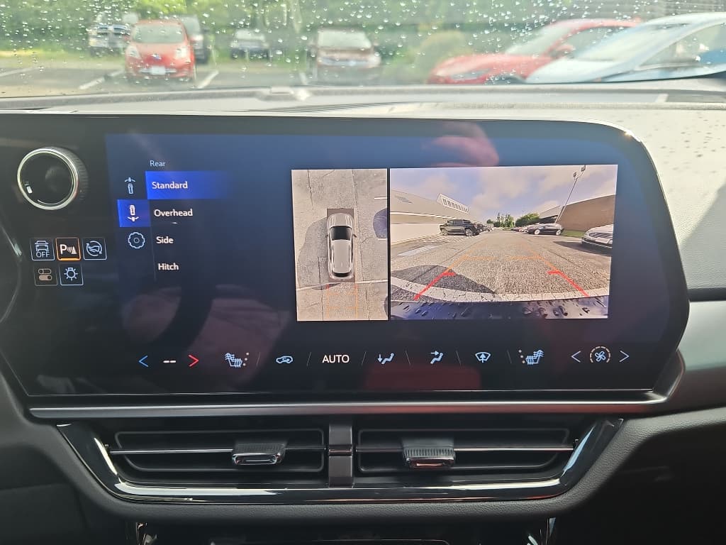 2024 Chevrolet Equinox EV view 12