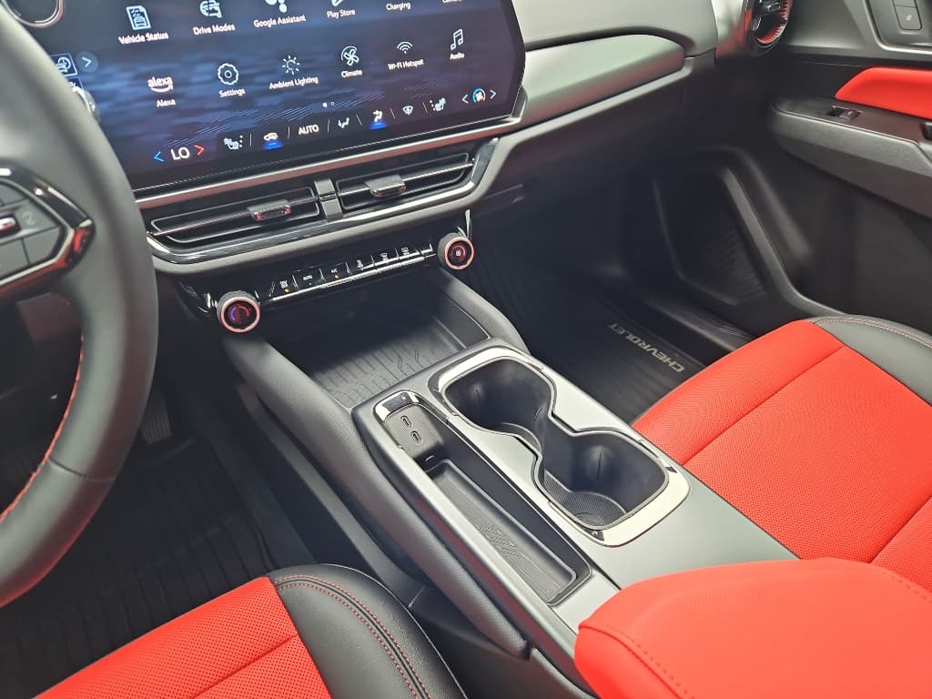 2024 Chevrolet Equinox EV view 14