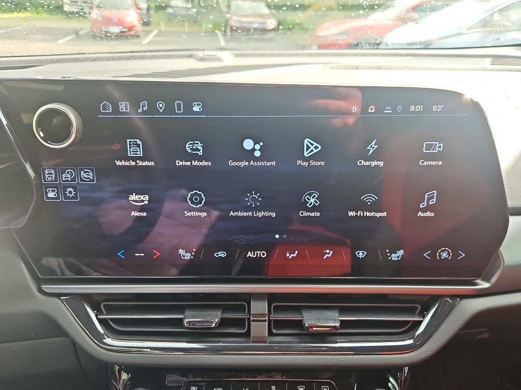 2024 Chevrolet Equinox EV view 10