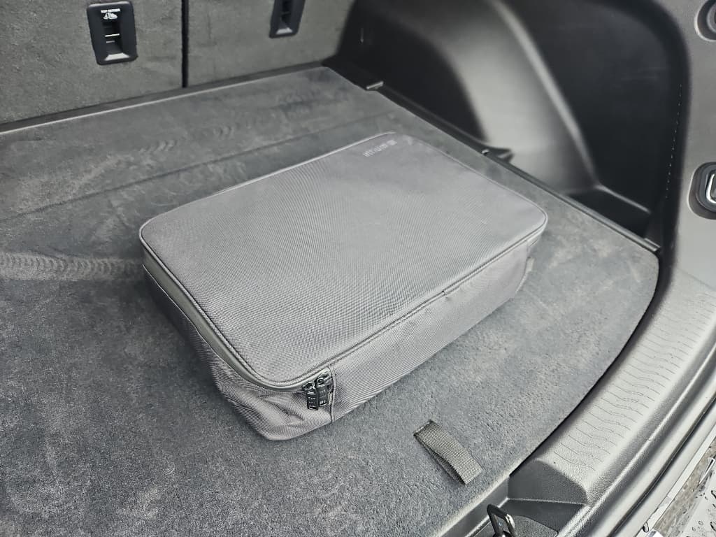 2024 Chevrolet Equinox EV view 6