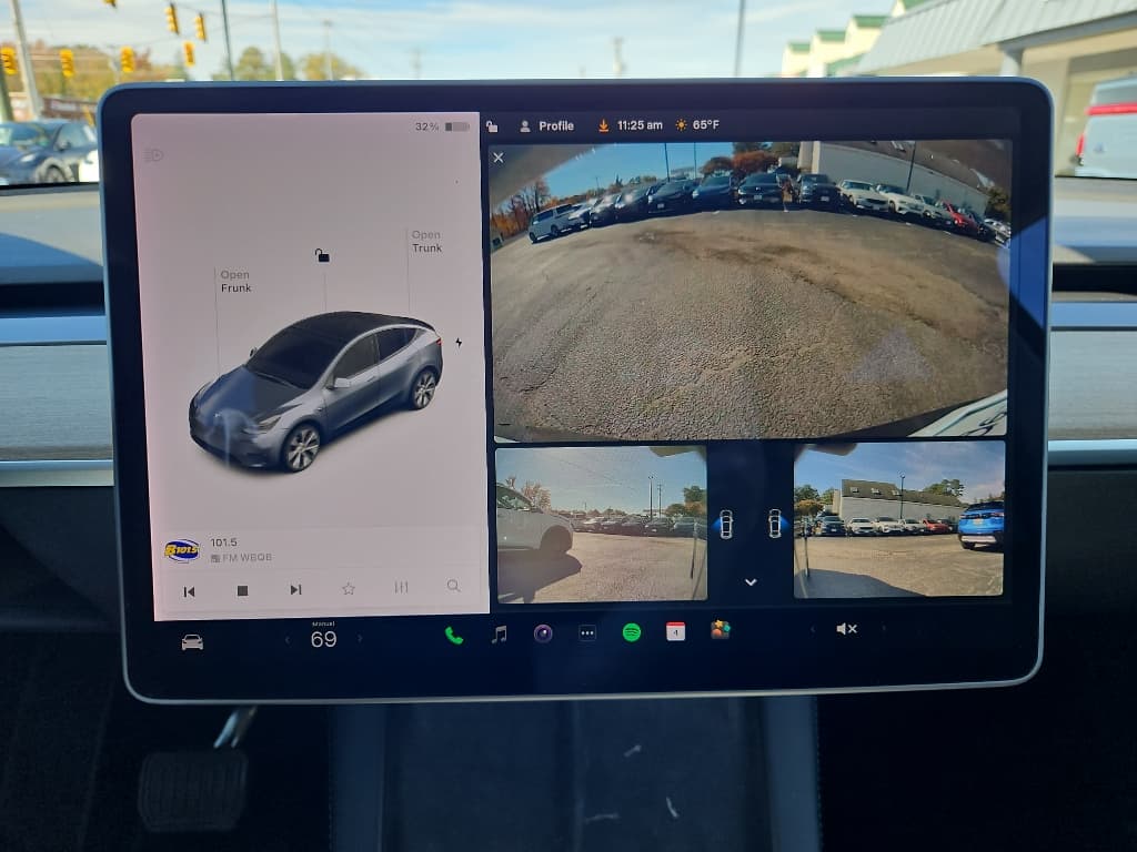2021 Tesla Model Y view 13