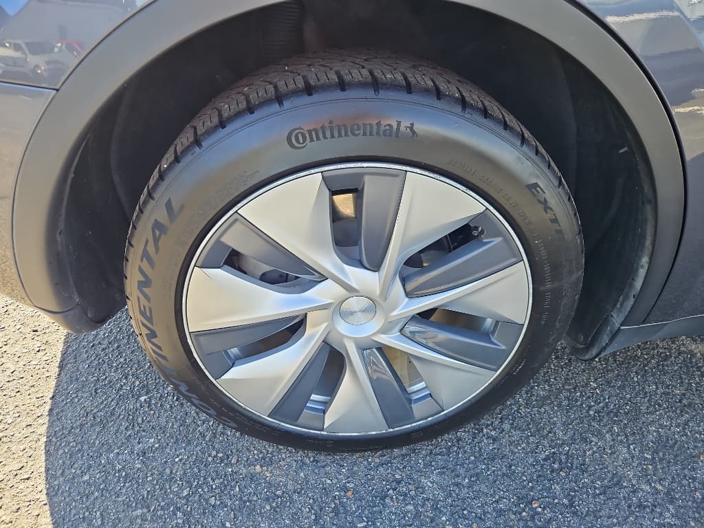 2021 Tesla Model Y view 30