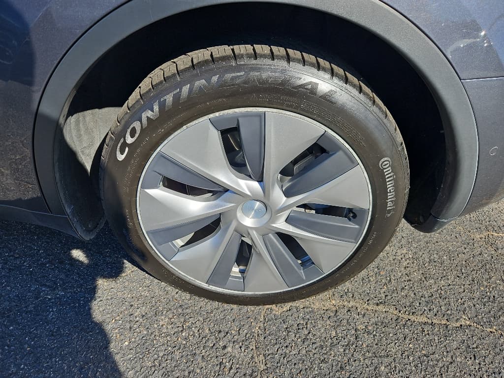 2021 Tesla Model Y view 28