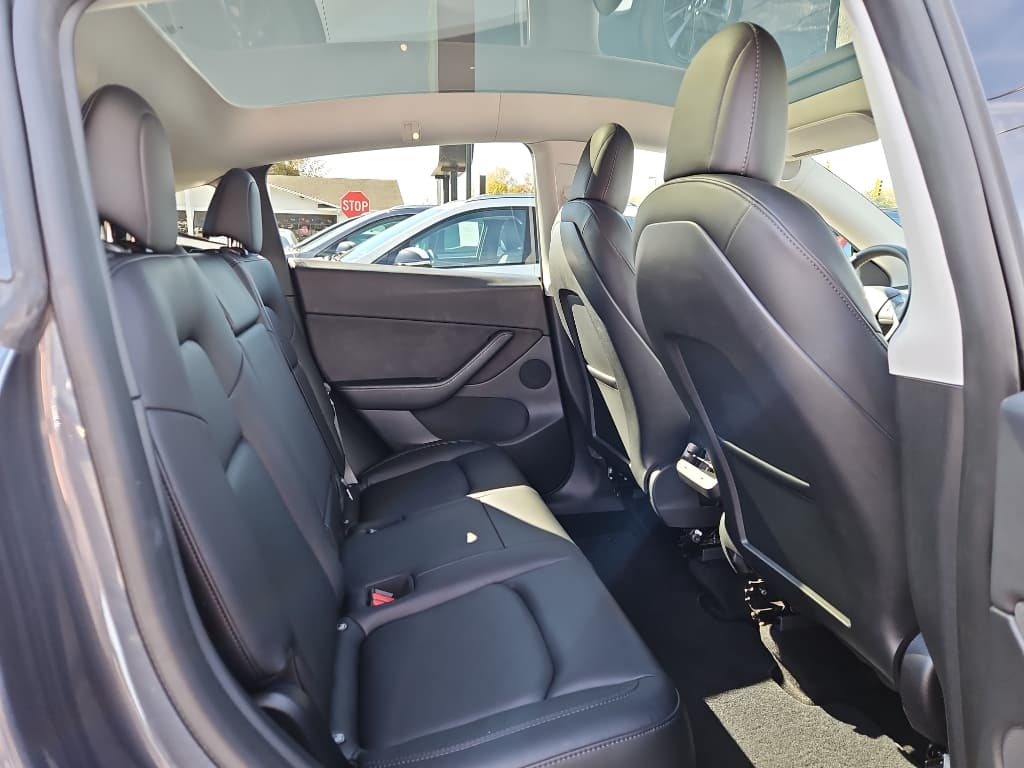 2021 Tesla Model Y view 21