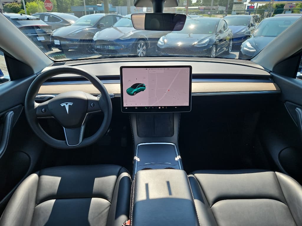 2021 Tesla Model Y view 14