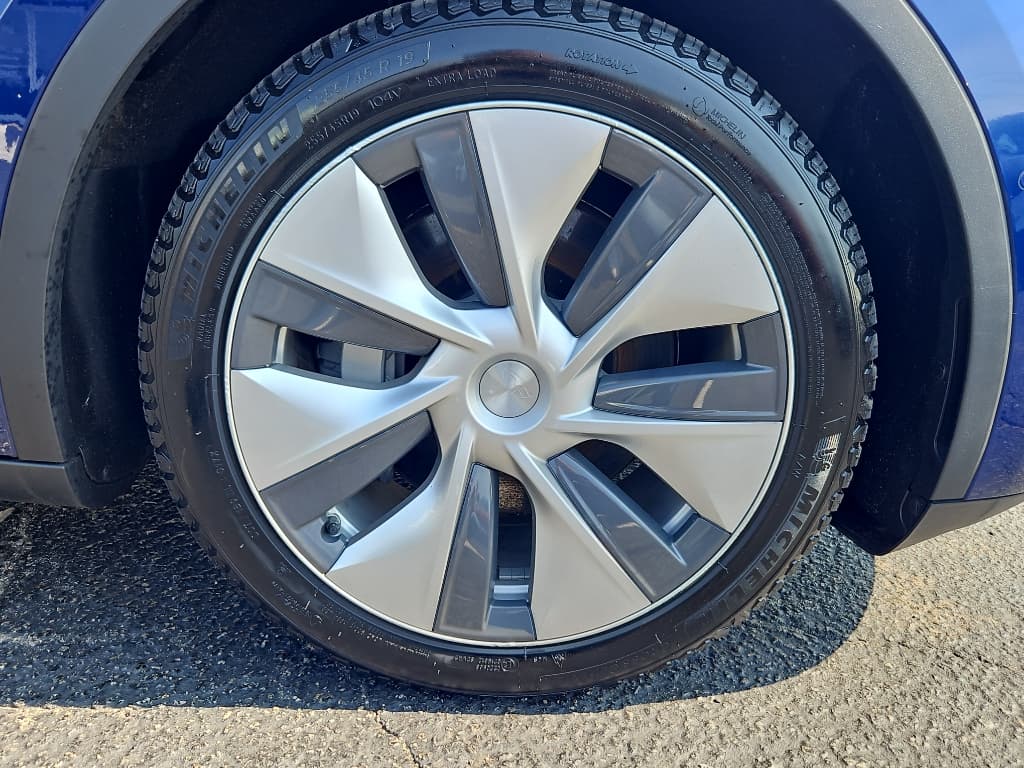 2021 Tesla Model Y view 30