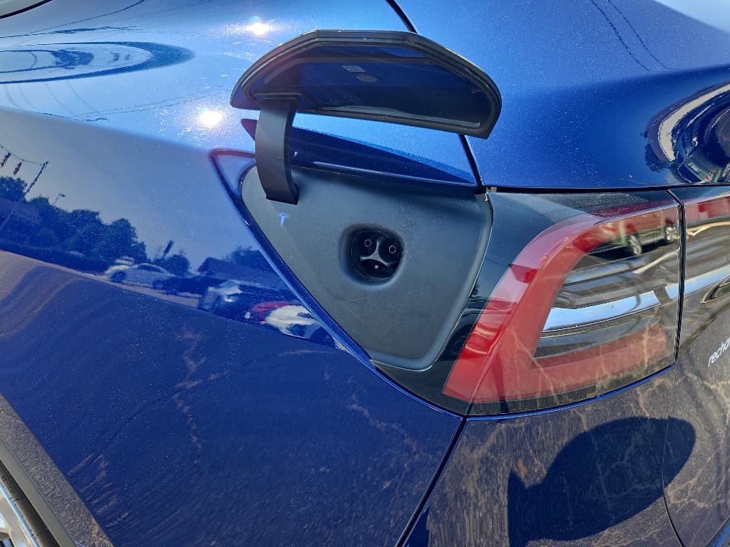 2021 Tesla Model Y view 5