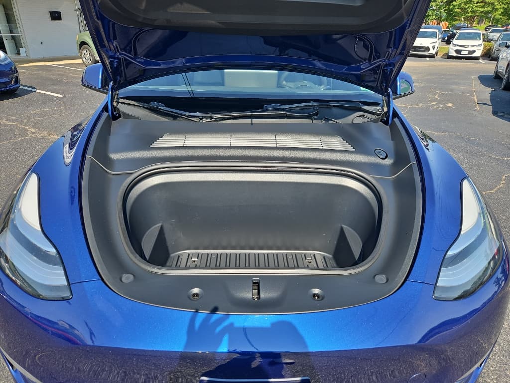 2021 Tesla Model Y view 21