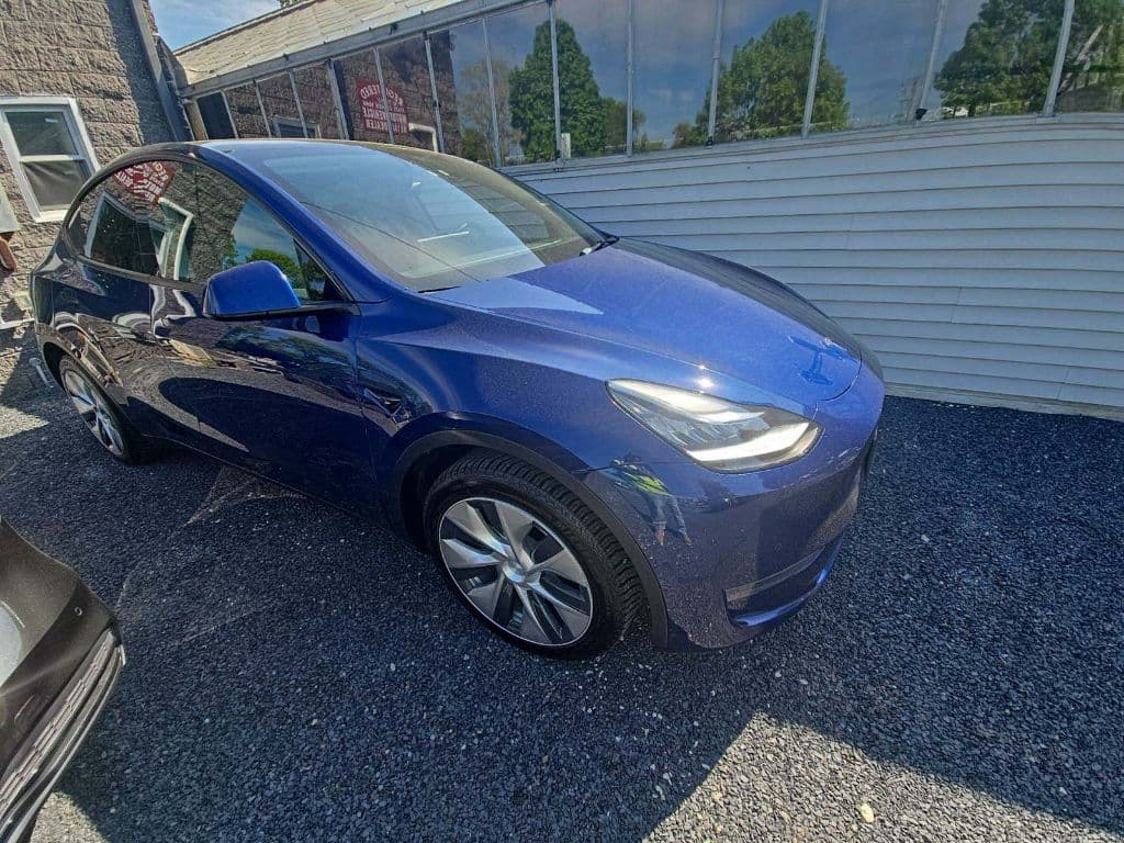 2021 Tesla Model Y view 4