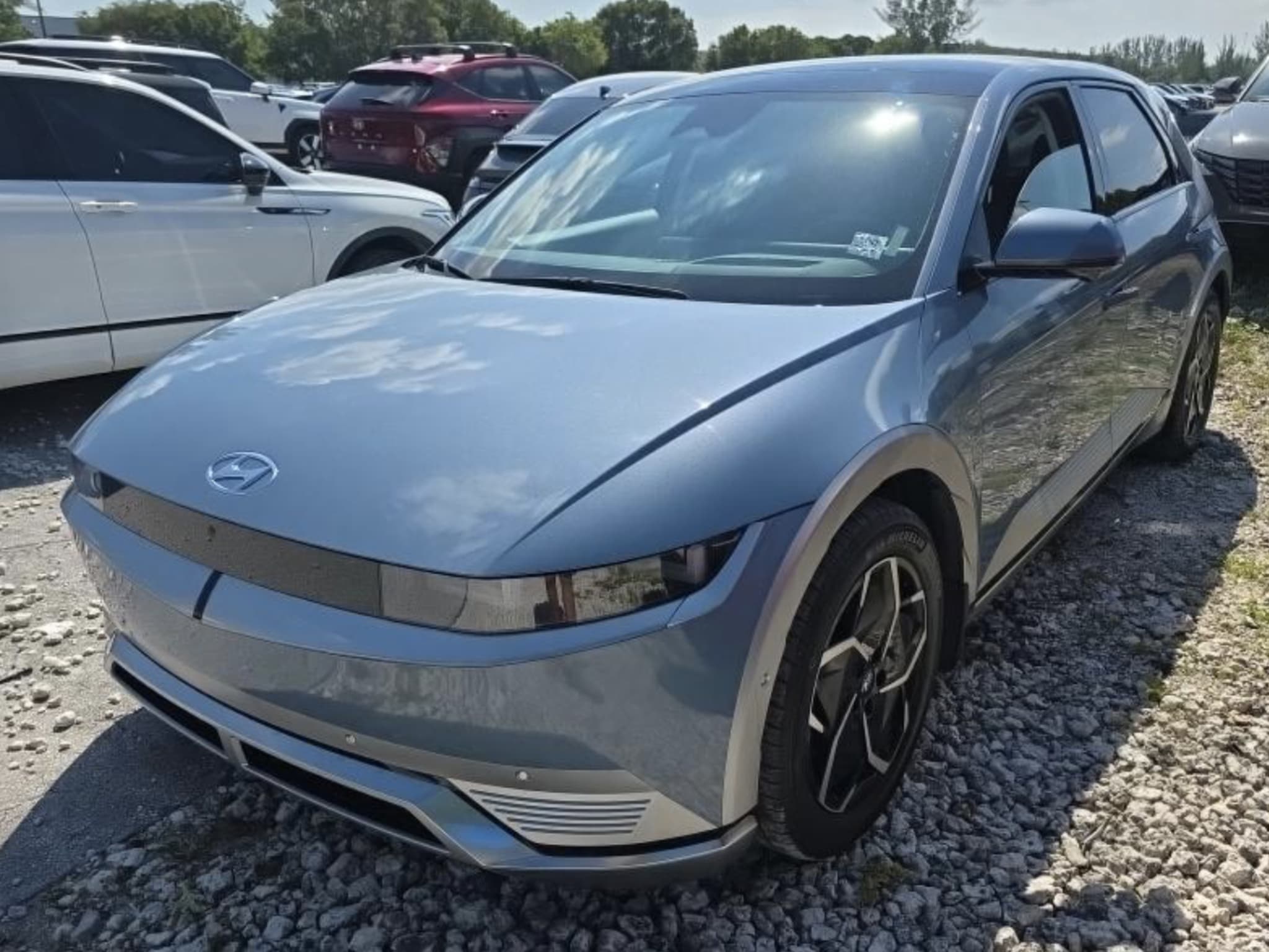 2024 Hyundai IONIQ 5 view 1