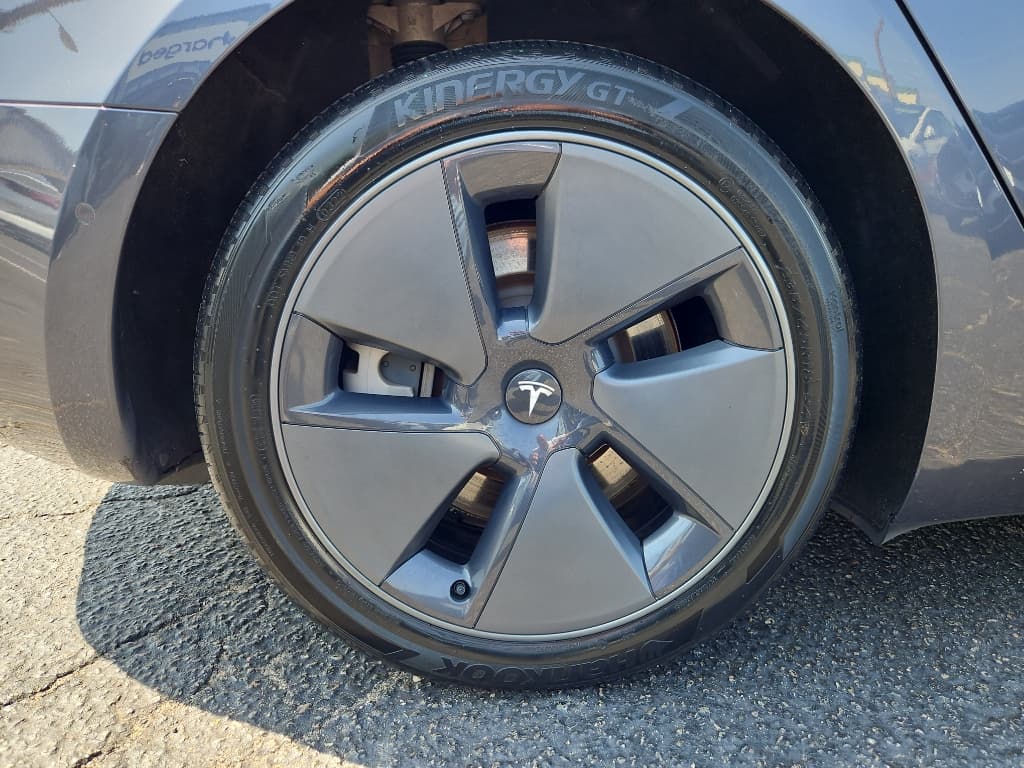 2022 Tesla Model 3 view 28