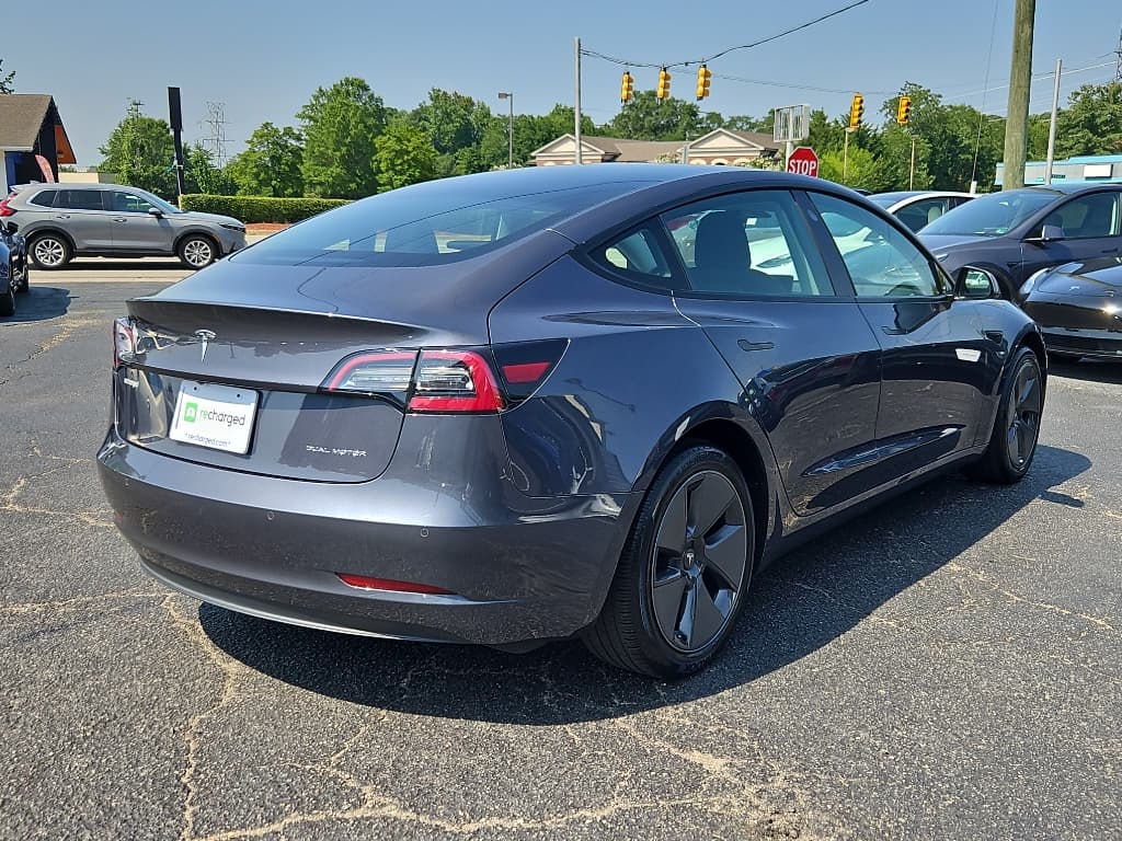 2022 Tesla Model 3 view 3