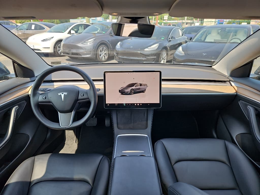2022 Tesla Model 3 view 14