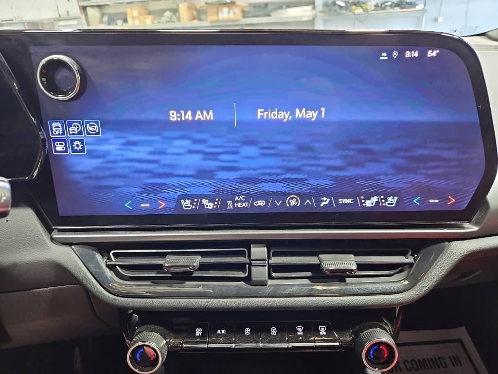 2024 Chevrolet Equinox EV view 10
