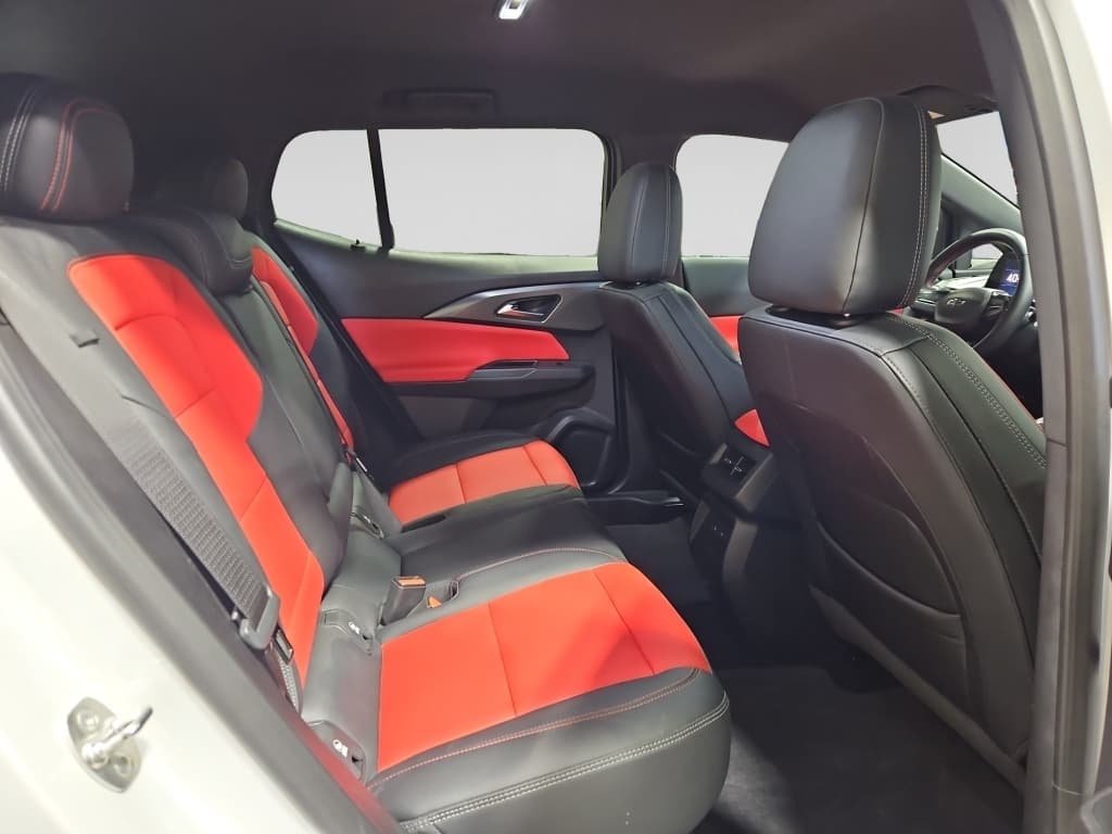 2024 Chevrolet Equinox EV view 23