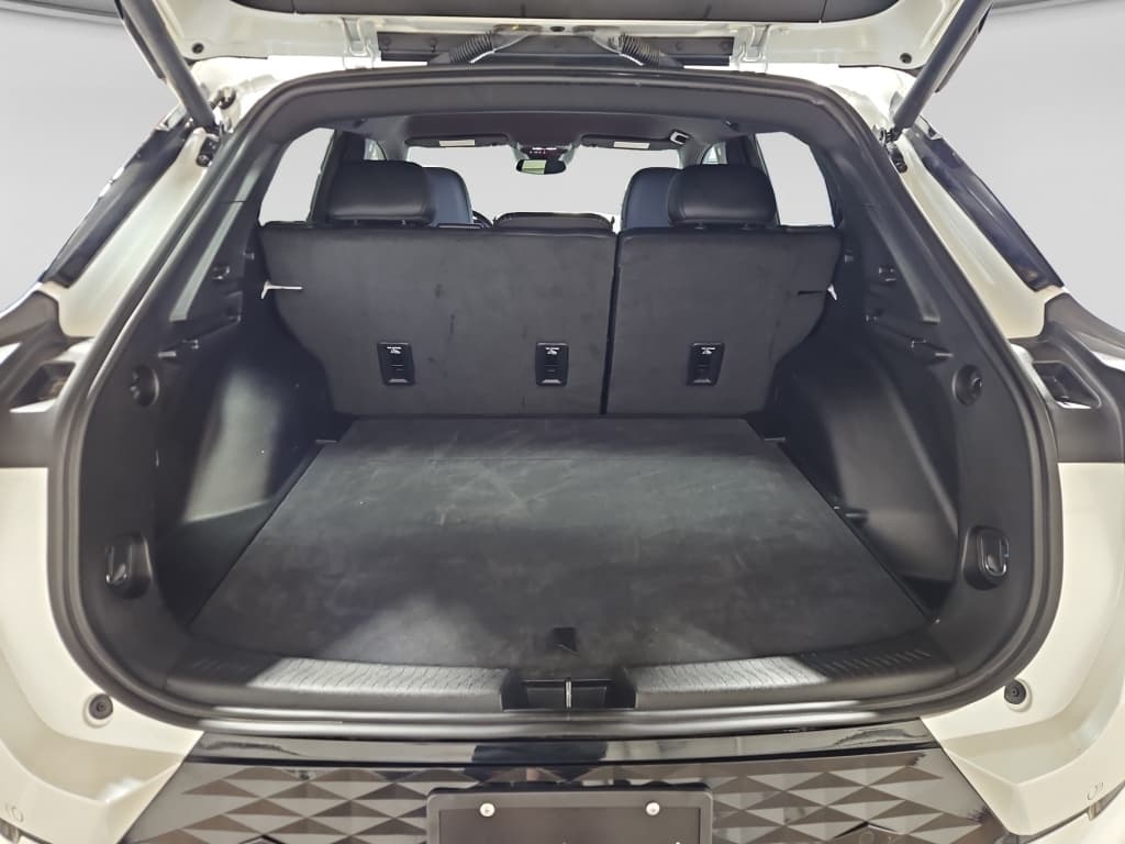2024 Chevrolet Equinox EV view 26