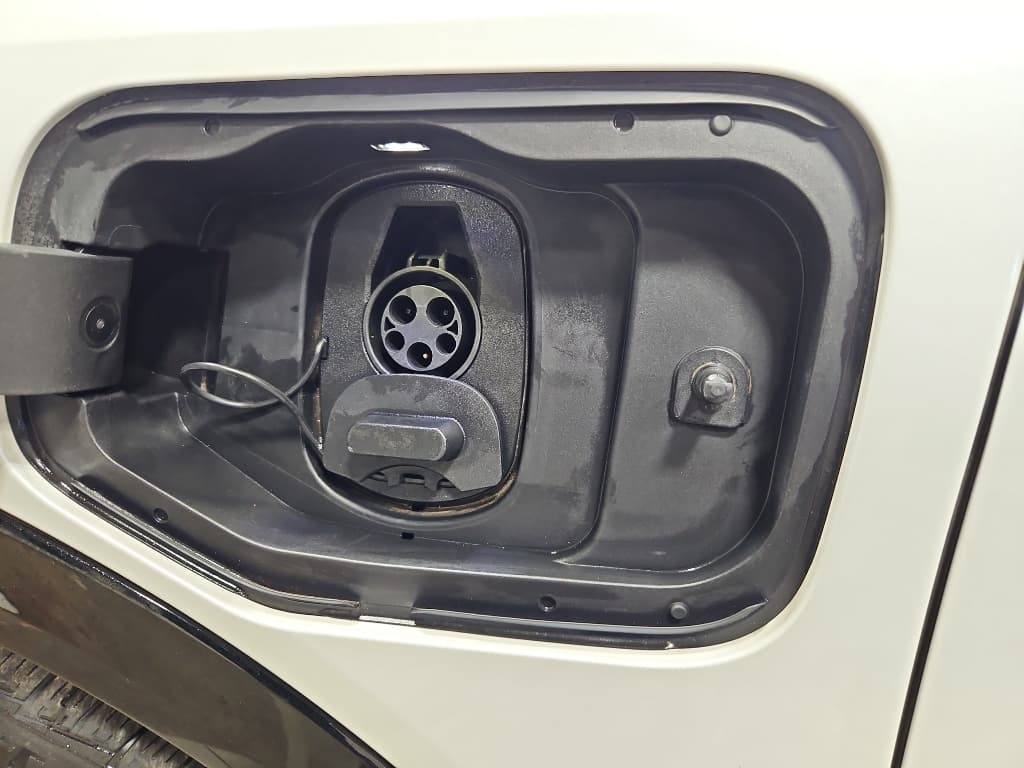 2024 Chevrolet Equinox EV view 5