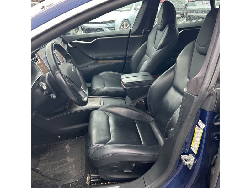 2018 Tesla Model S view 5