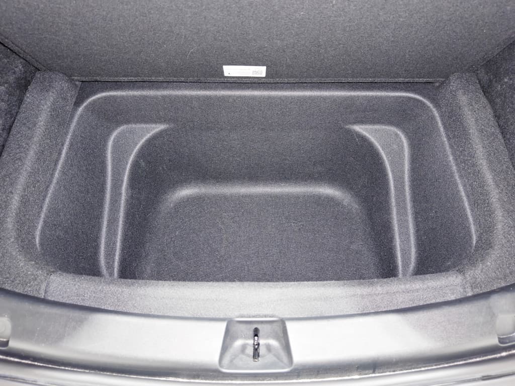 2024 Tesla Model Y view 27