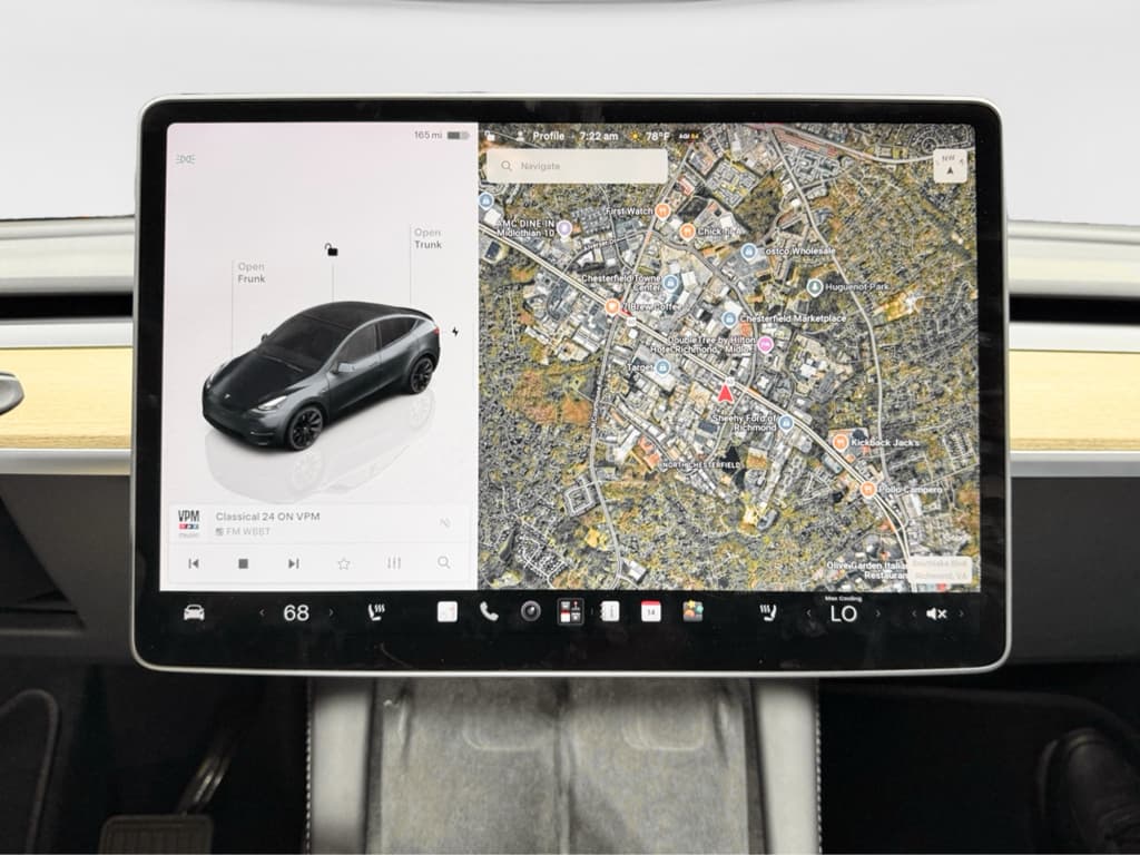 2024 Tesla Model Y view 10
