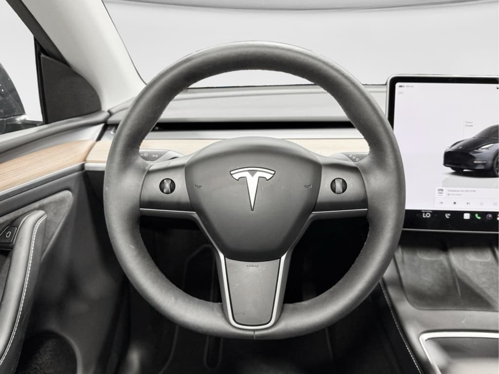 2024 Tesla Model Y view 9