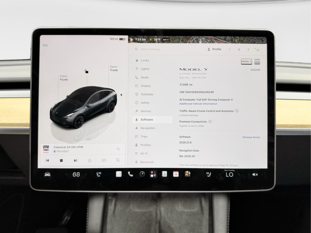2024 Tesla Model Y view 12