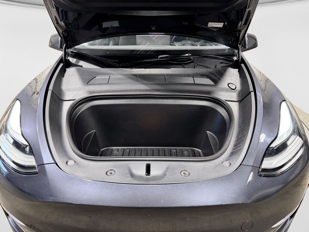 2024 Tesla Model Y view 24