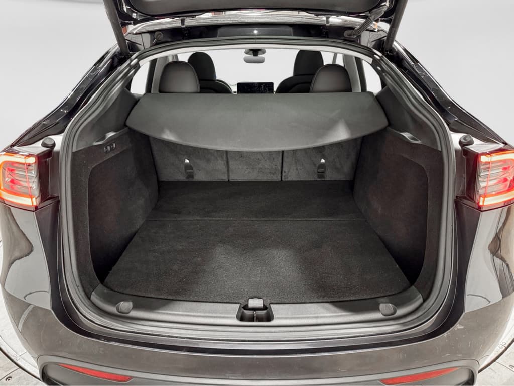 2024 Tesla Model Y view 26