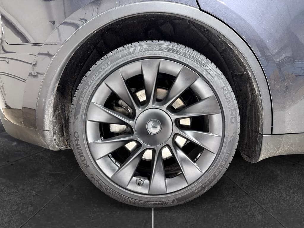 2024 Tesla Model Y view 34