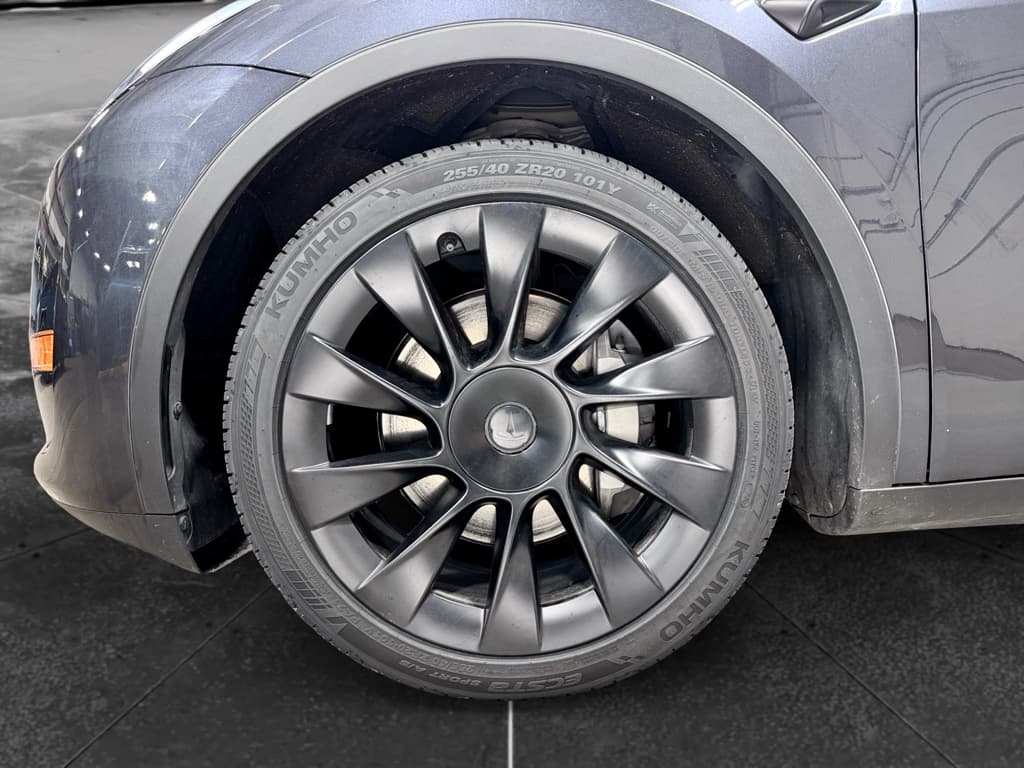 2024 Tesla Model Y view 30