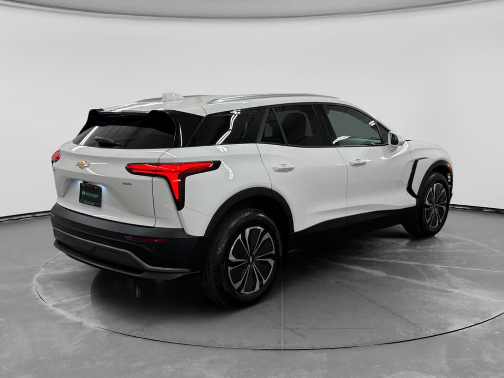 2024 Chevrolet Blazer EV view 3