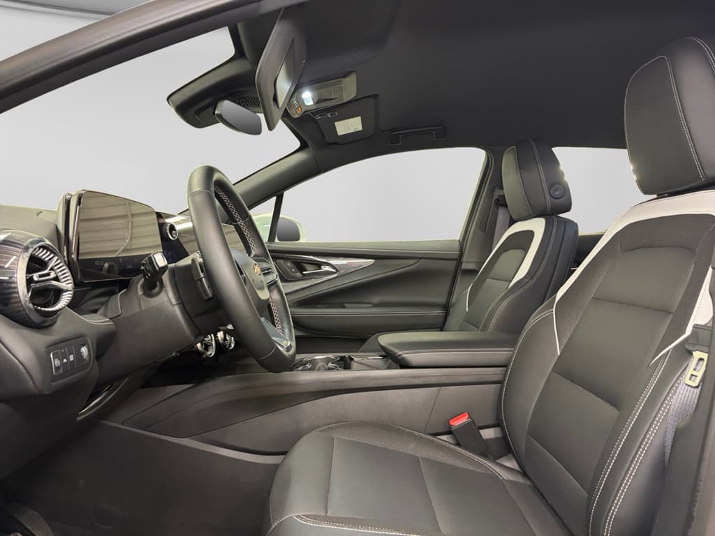 2024 Chevrolet Blazer EV view 18
