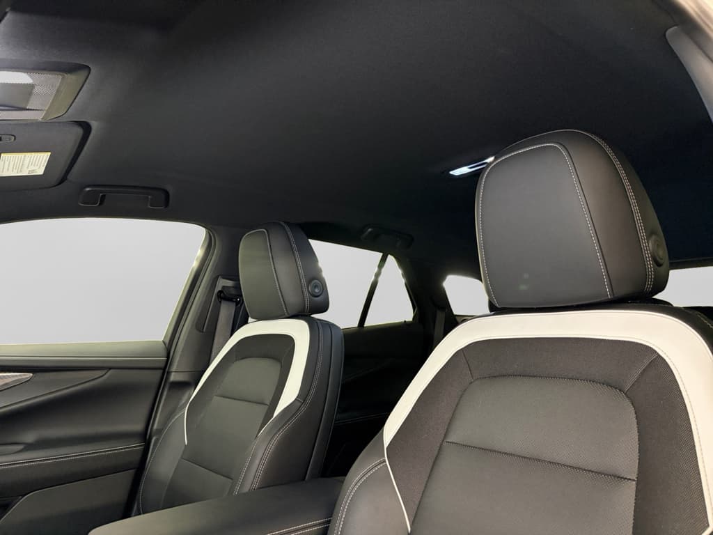 2024 Chevrolet Blazer EV view 25