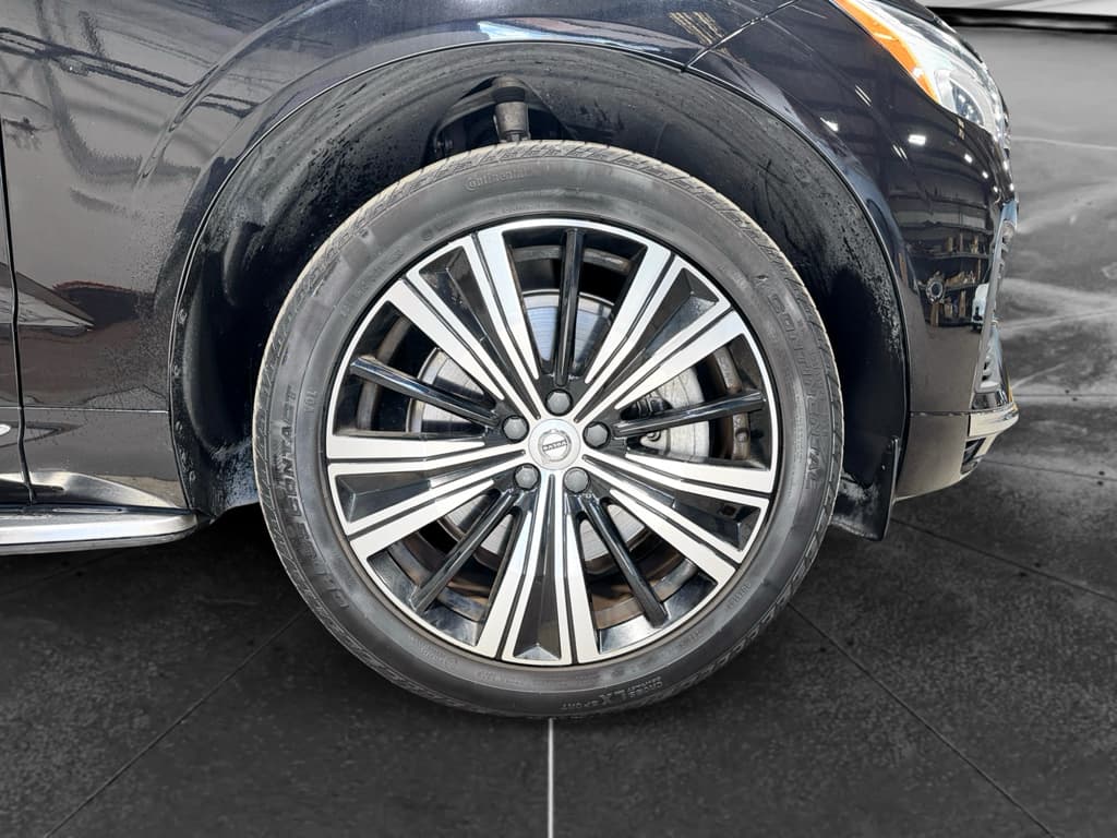 2023 Volvo XC60 view 32