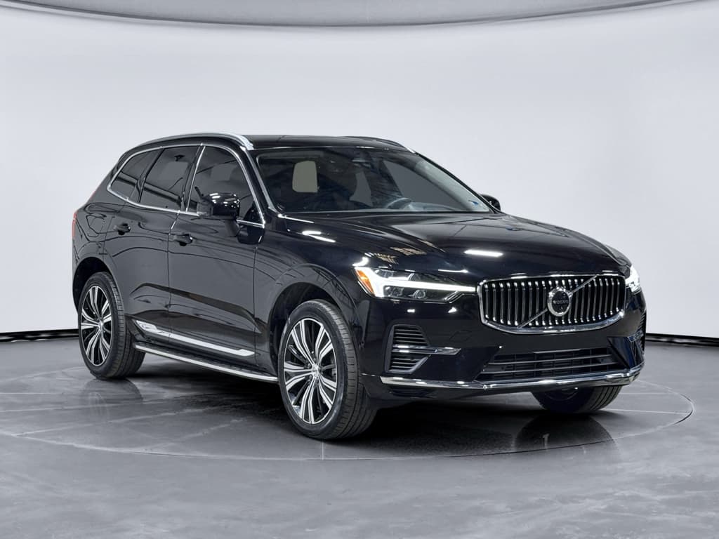 2023 Volvo XC60 view 4