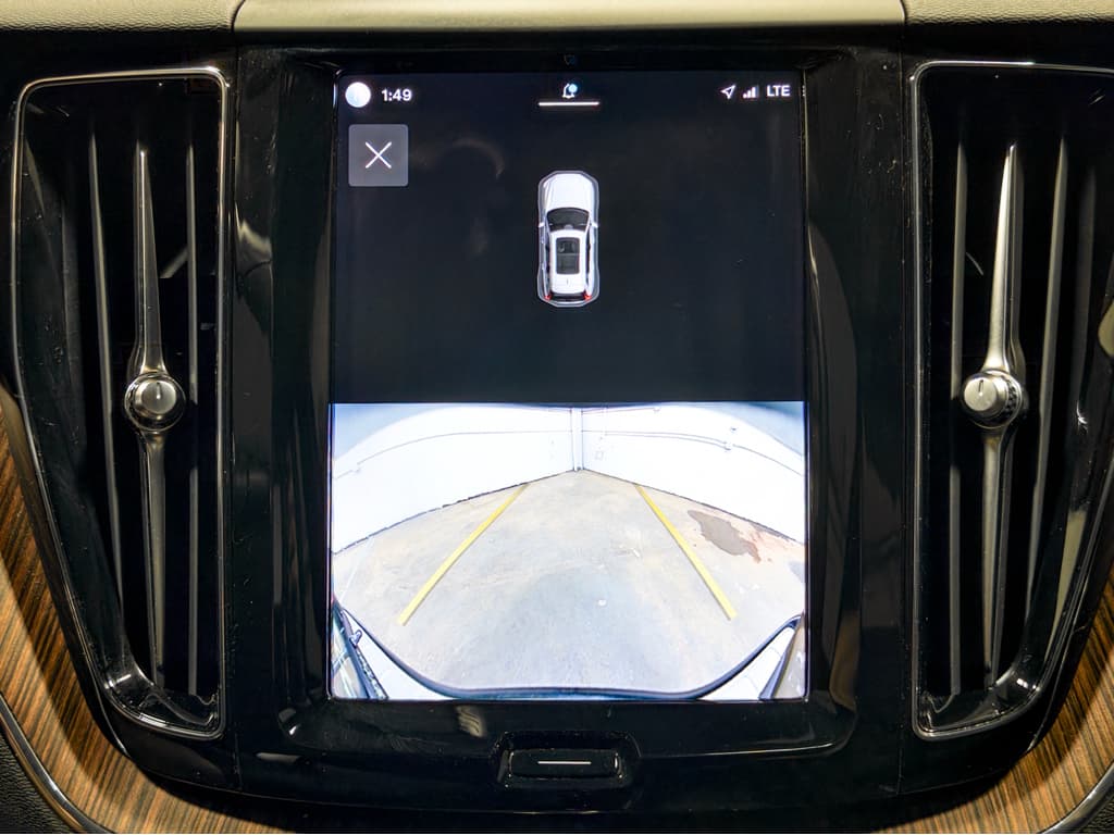 2023 Volvo XC60 view 13