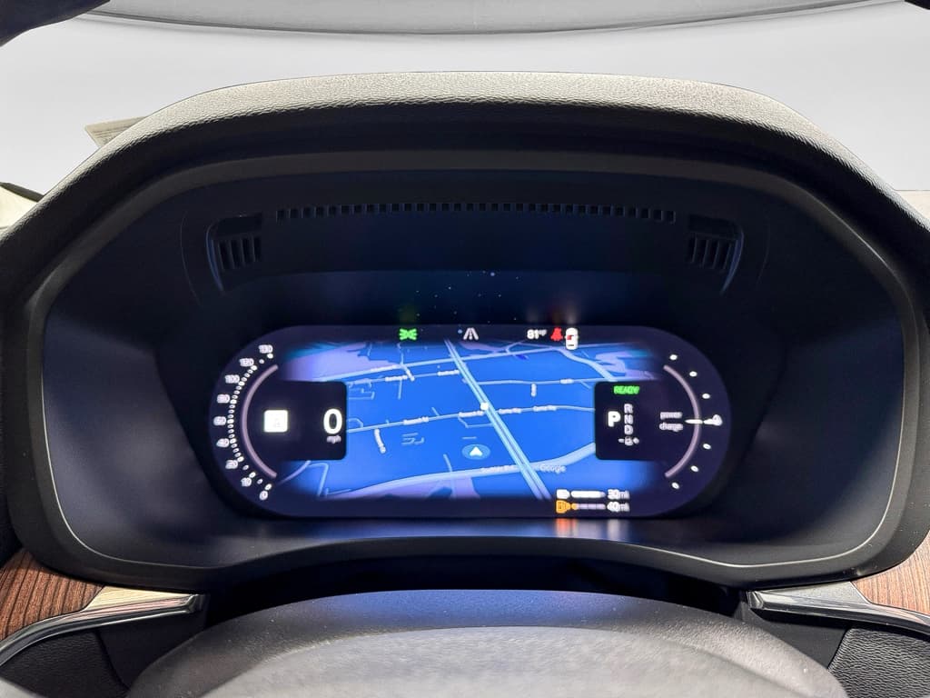 2023 Volvo XC60 view 9