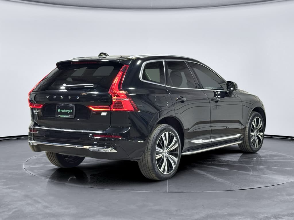 2023 Volvo XC60 view 3