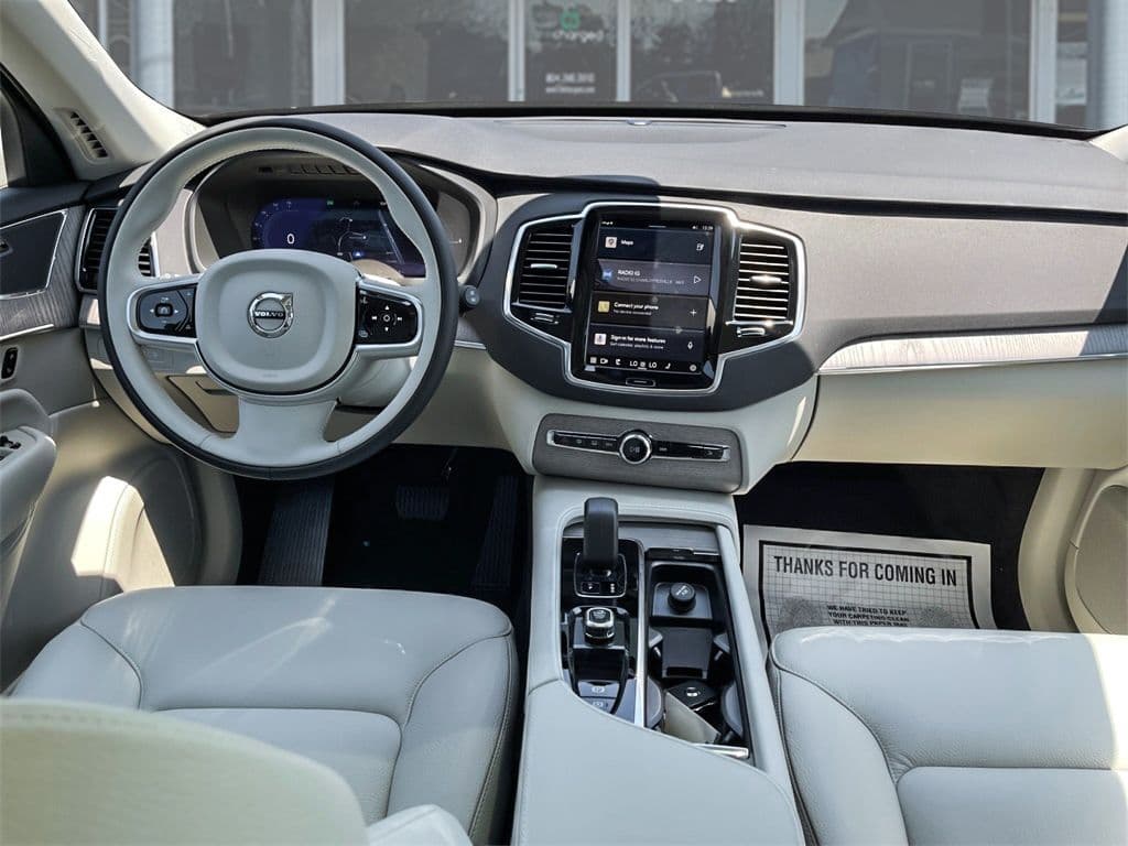 2024 Volvo XC90 view 3