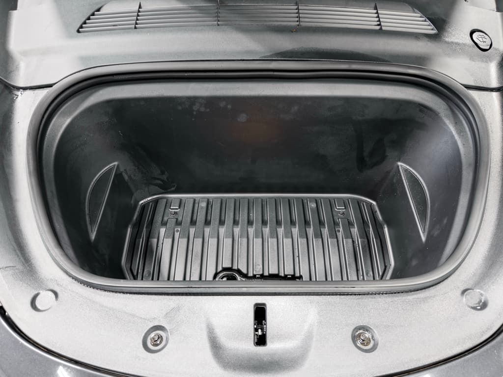2024 Tesla Model Y view 25